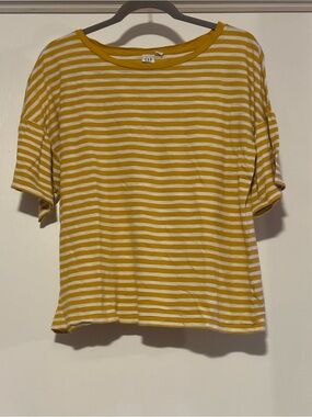 GAP Yellow and White Striped Short Sleeve Tee